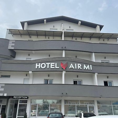 Airmi Hotel Surčin Exteriér fotografie