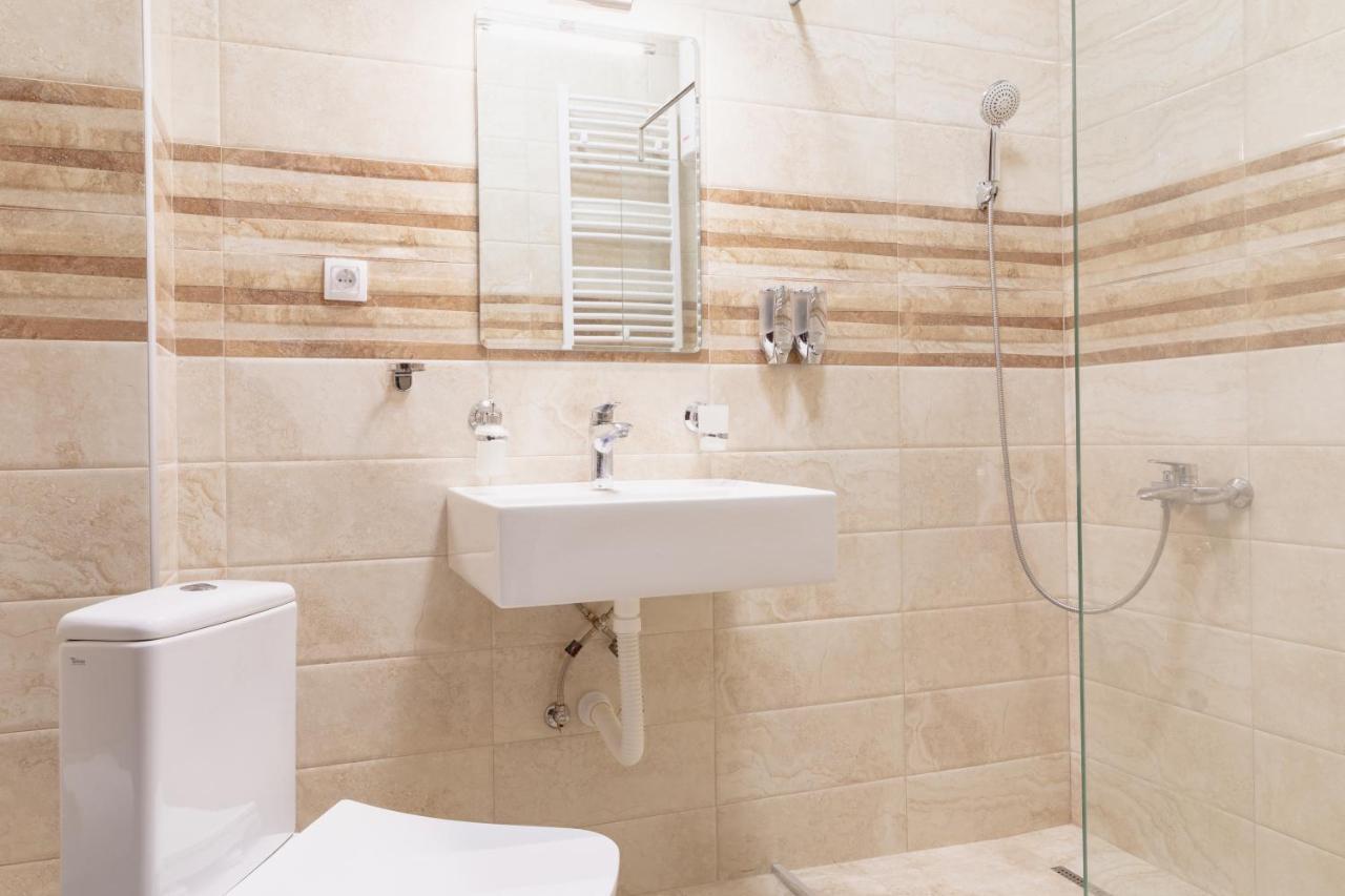 Airmi Hotel Surčin Exteriér fotografie